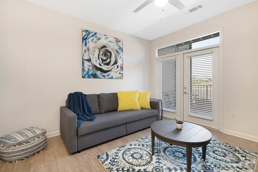 Stylish New Condo In Concord Exterior foto