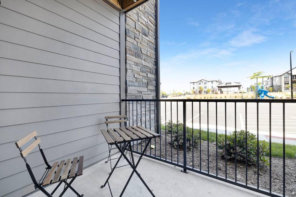 Stylish New Condo In Concord Exterior foto